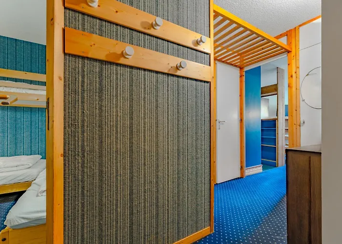 Blue Mountain / 5 Persons